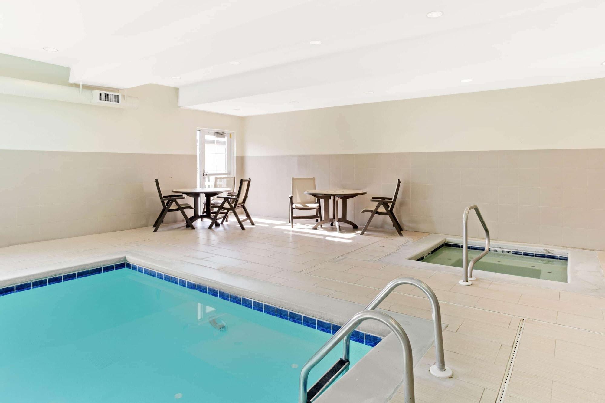 La Quinta By Wyndham Lancaster Hotel Smoketown  Bagian luar foto