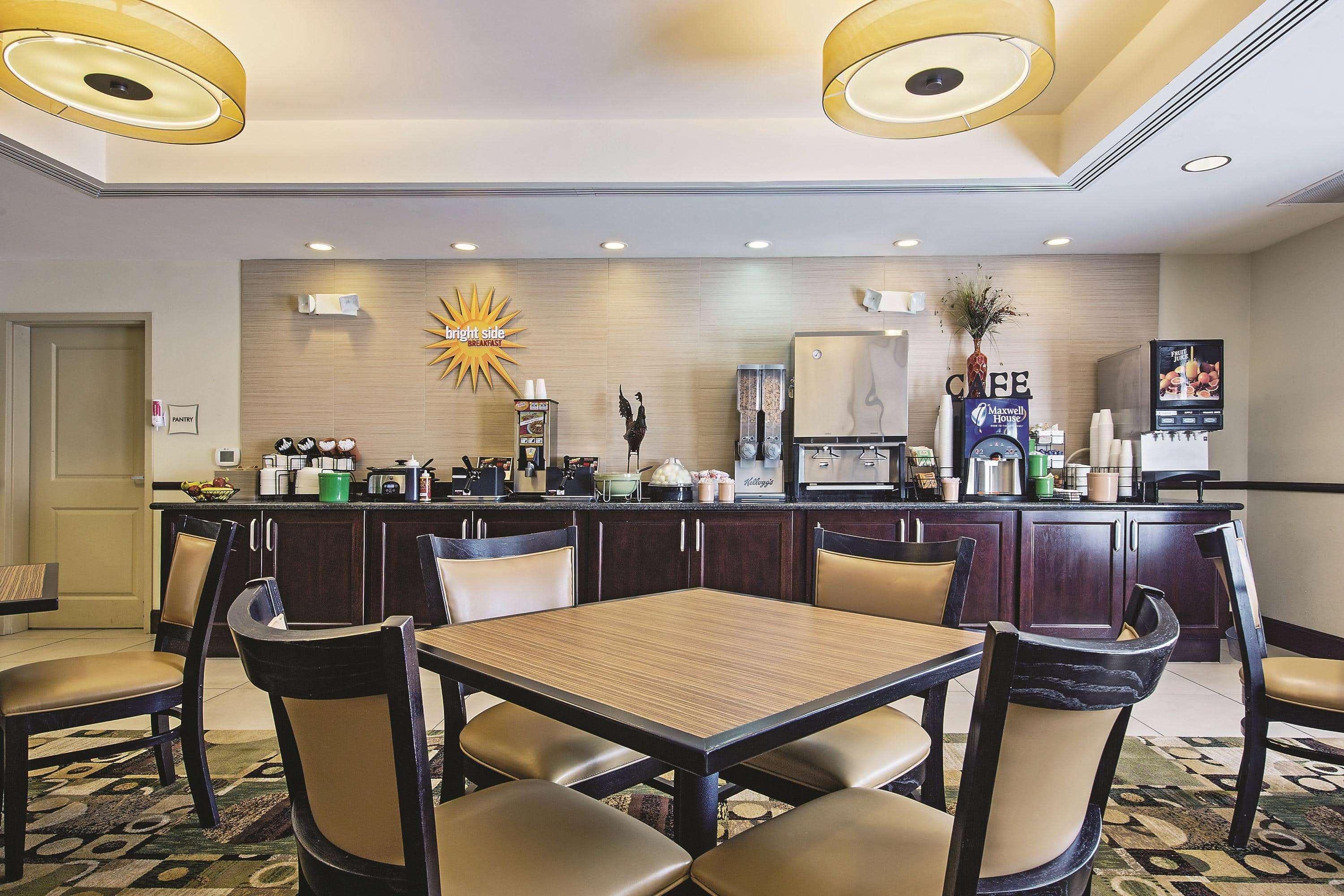 La Quinta By Wyndham Lancaster Hotel Smoketown  Bagian luar foto